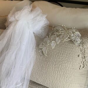 Elegant White Bridal Veil and Beaded Headpiece